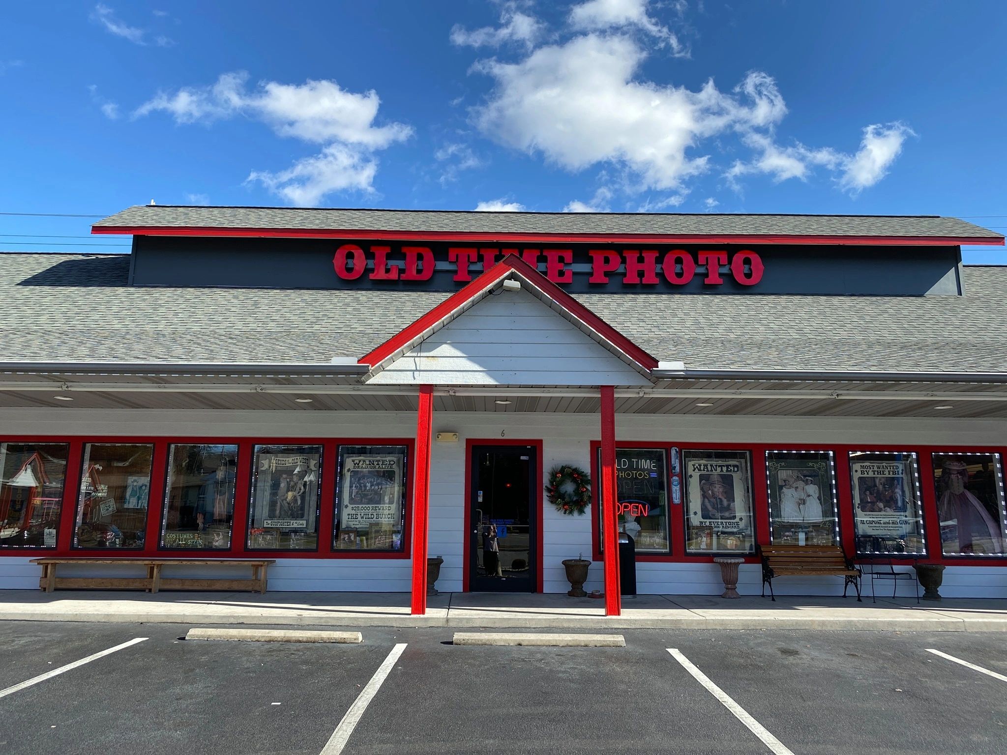 Old Time Photos Pigeon Forge storefront